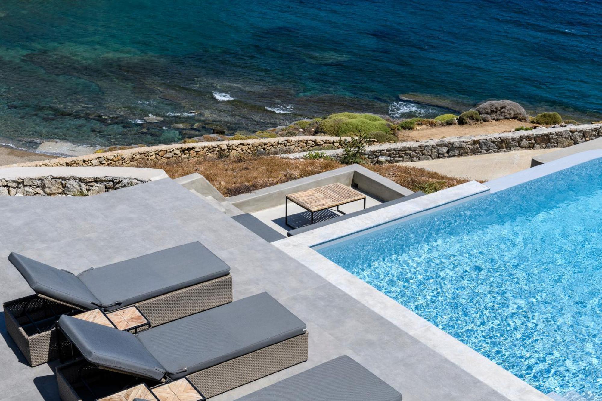 Villa Mykonos & *