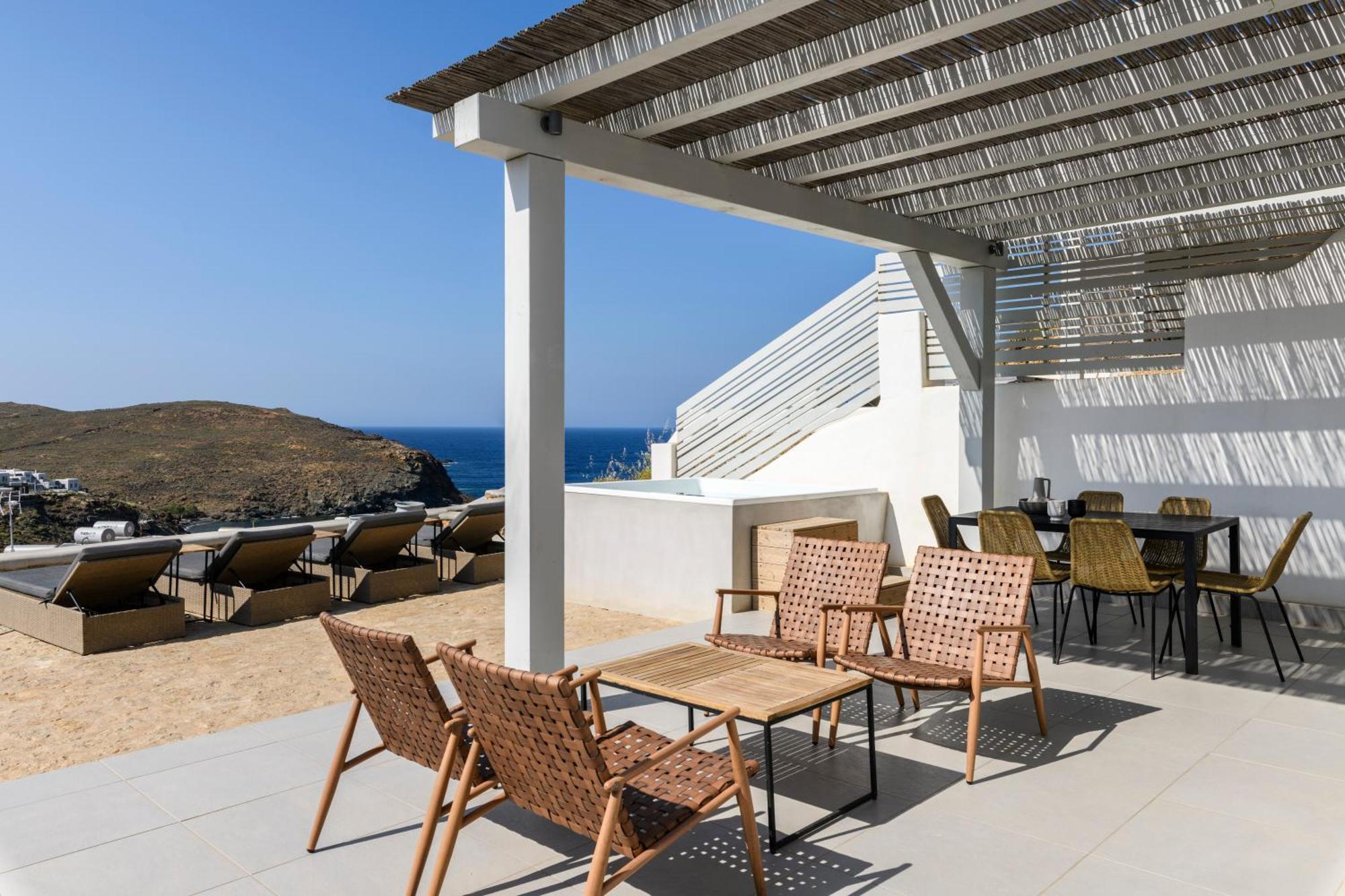 Villa Mykonos & *