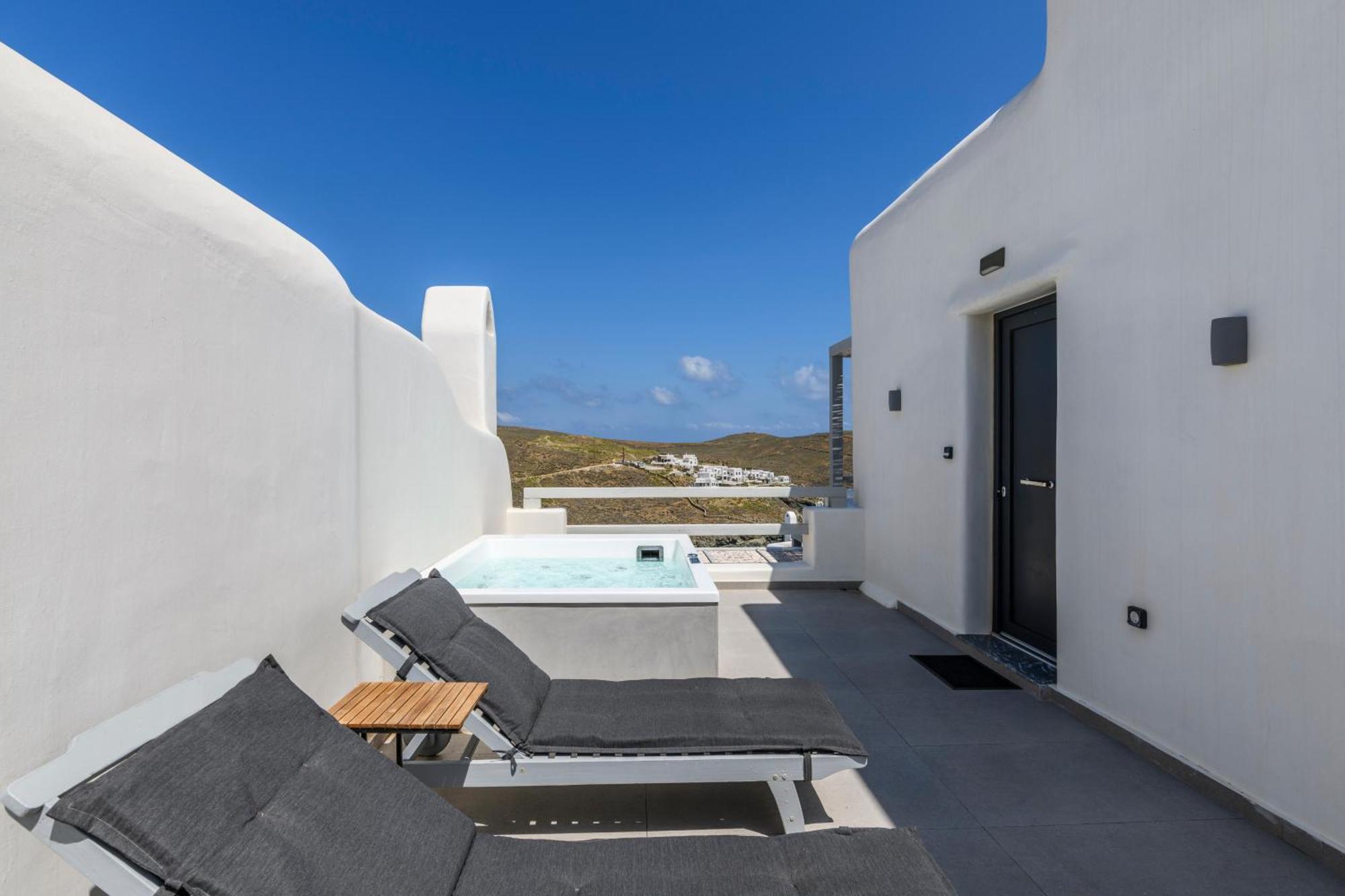 Villa Mykonos & *