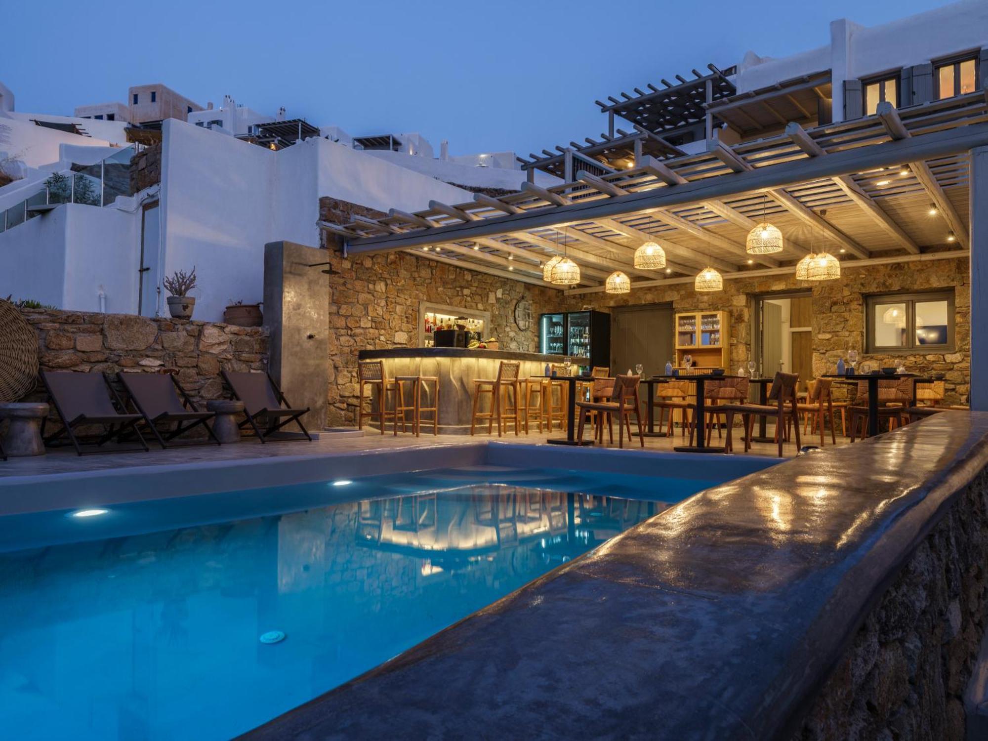 Villa Mykonos & *