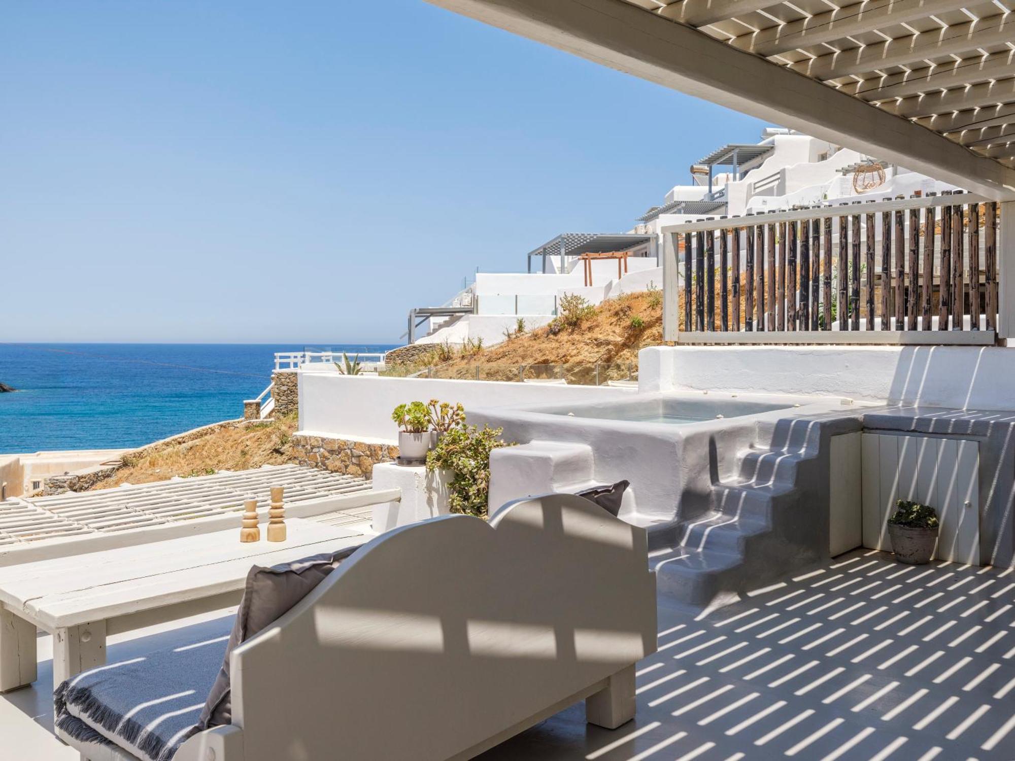 Villa Mykonos & *